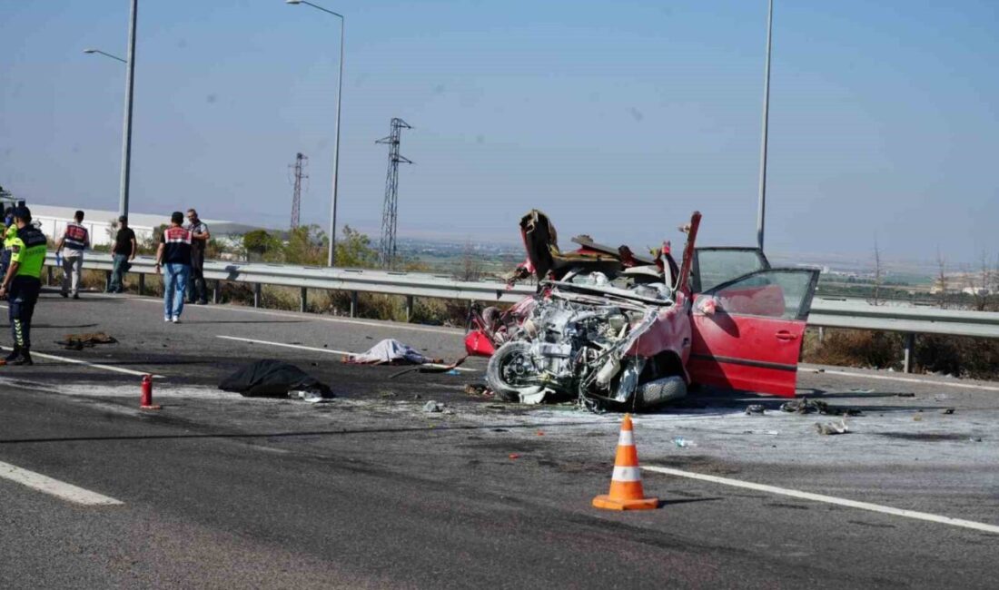 Niğde’de otomobilin emniyet şeridindeki çekicinin römorkuna çarpması sonucu meydana gelen