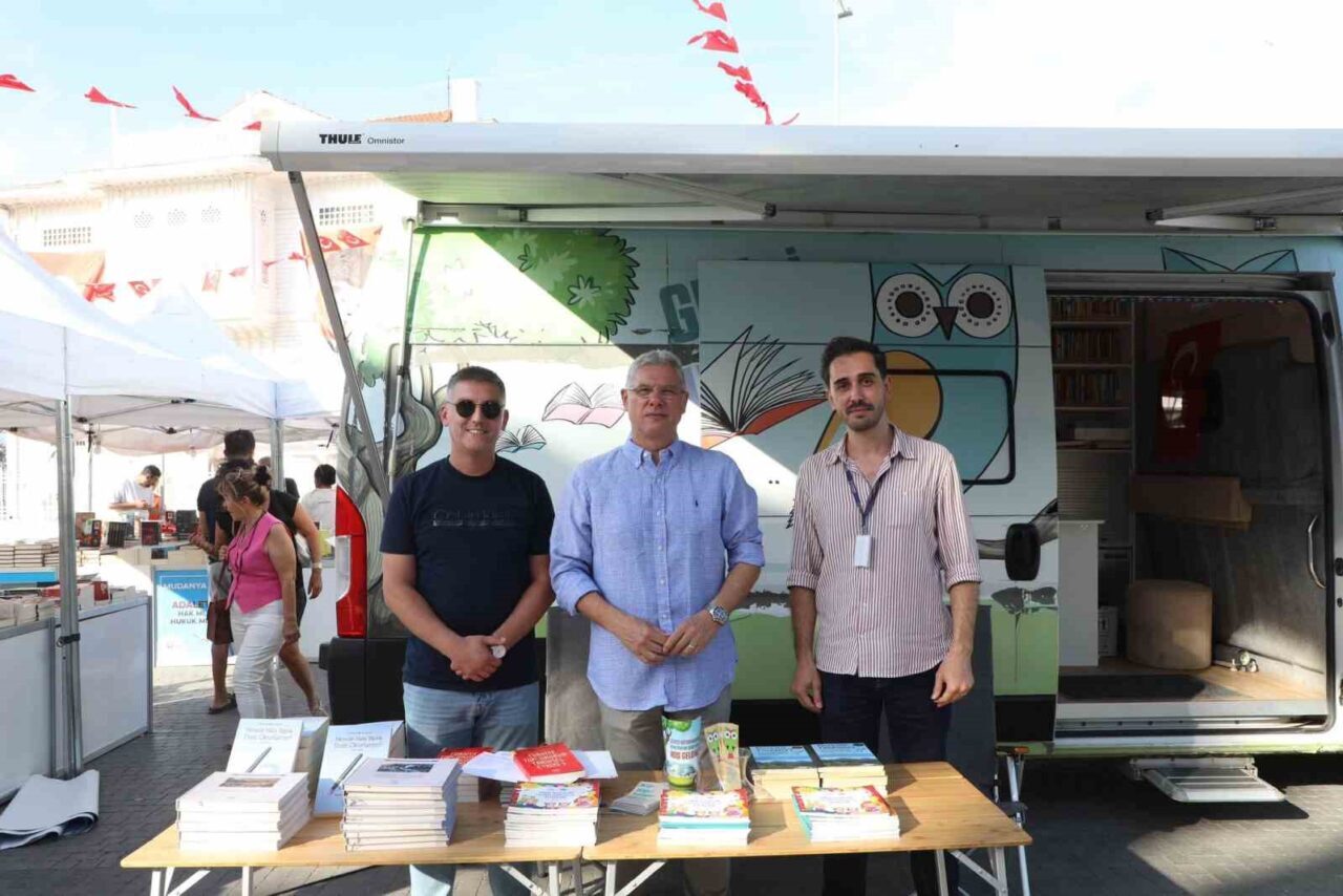 Nilüfer Belediyesi, “Adalet: Hak mı? Hukuk mu?” temasıyla düzenlenen 7.
