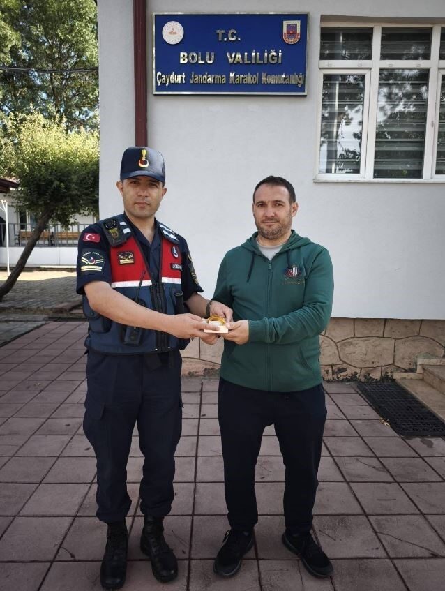 Bolu’da içerisinde yaklaşık 205 bin lira değerinde ziynet eşyası bulunan