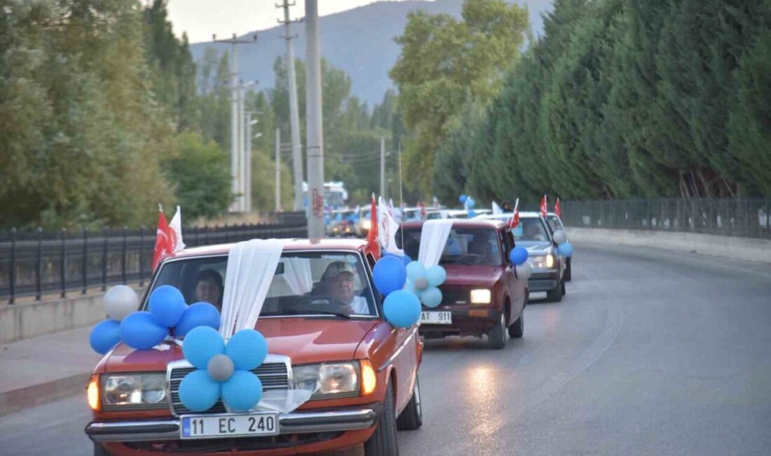 Bilecik’te gerçekleştirilen toplu sünnet şöleninde hediye bisikletlerine kavuşan çocuklar gönüllerince