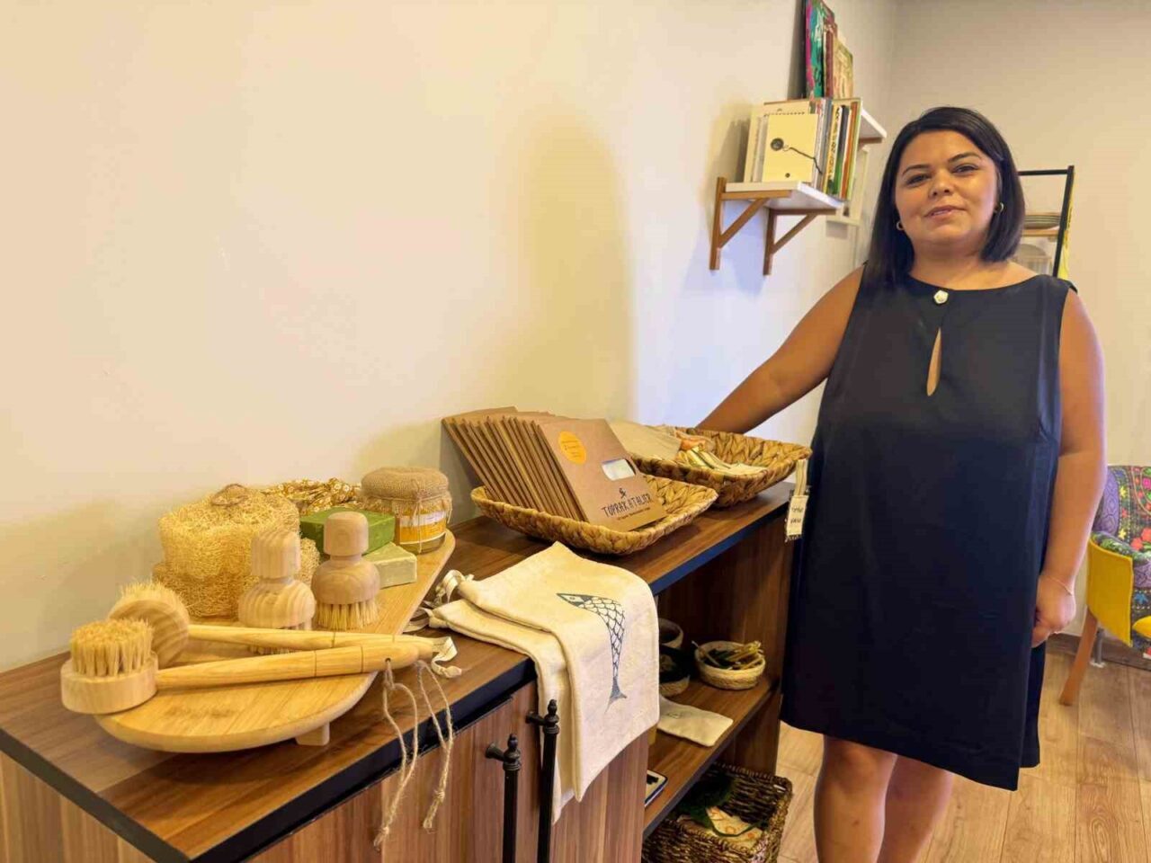 Evinde kurduğu küçük atölyede üretime başlayan Gizem Ceren, balmumundan gıda