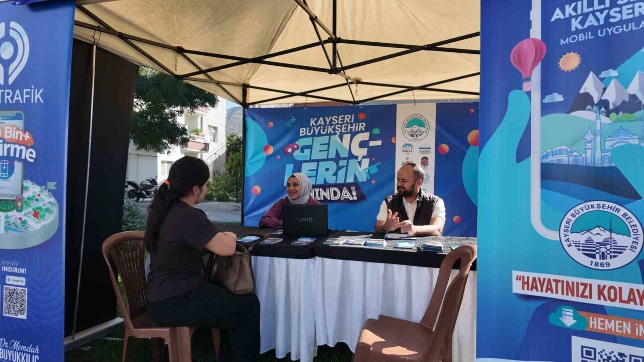 Kayseri Büyükşehir Belediyesi, kente öğrenim görmek için gelen üniversite öğrencilerini,