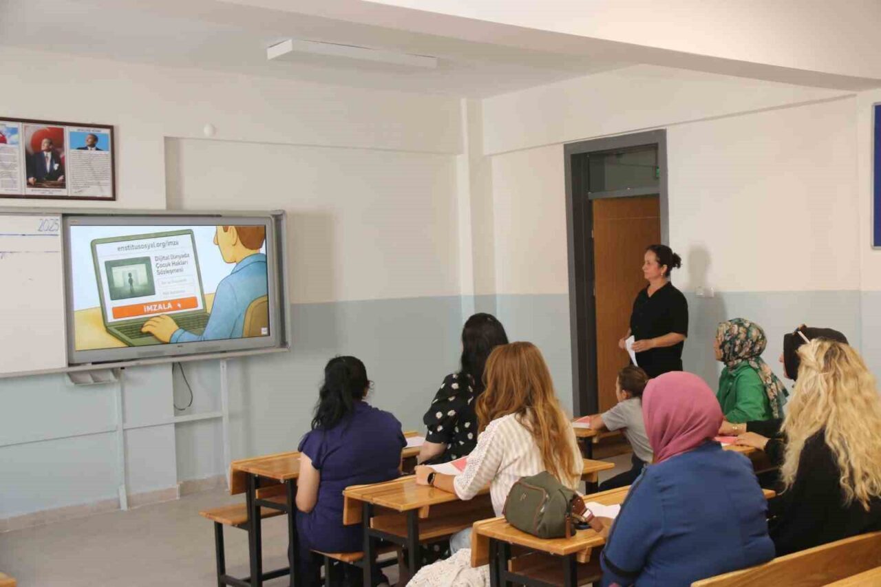 Millî Eğitim Bakanlığı’nın, öğrencilerin dijital teknolojileri verimli, güvenli ve bilinçli