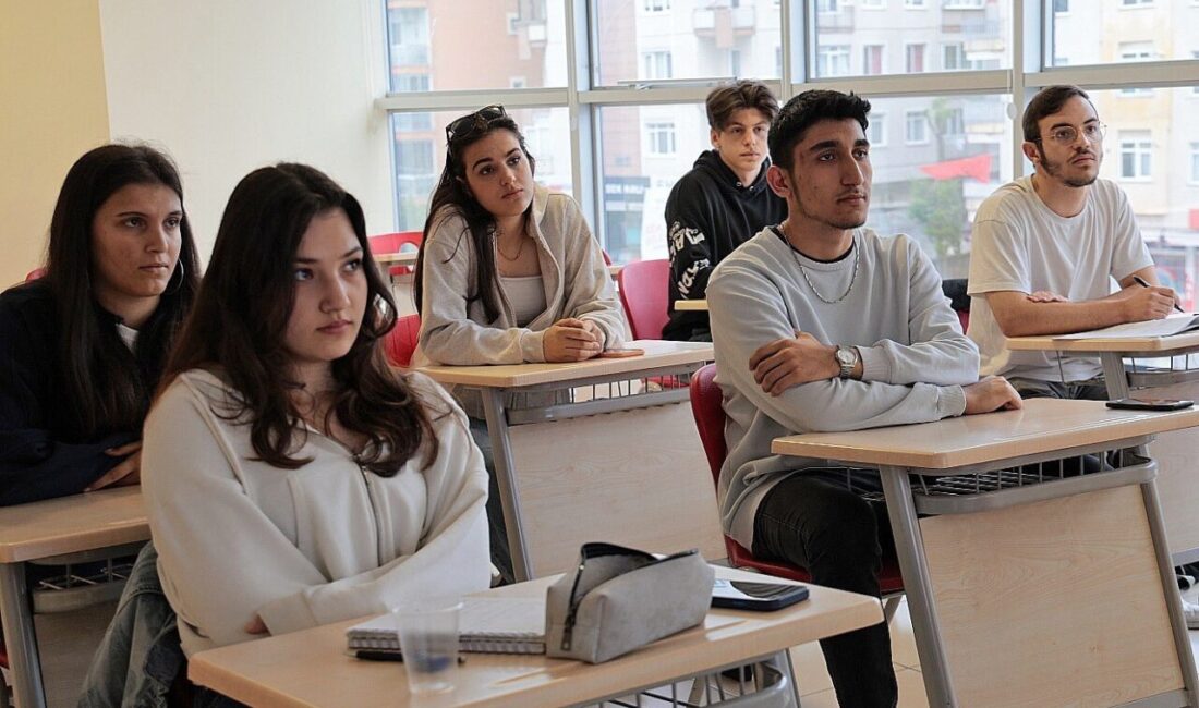 Ataşehir Belediyesi tarafından 8’inci ve 12’inci sınıf öğrencilerine yönelik ücretsiz