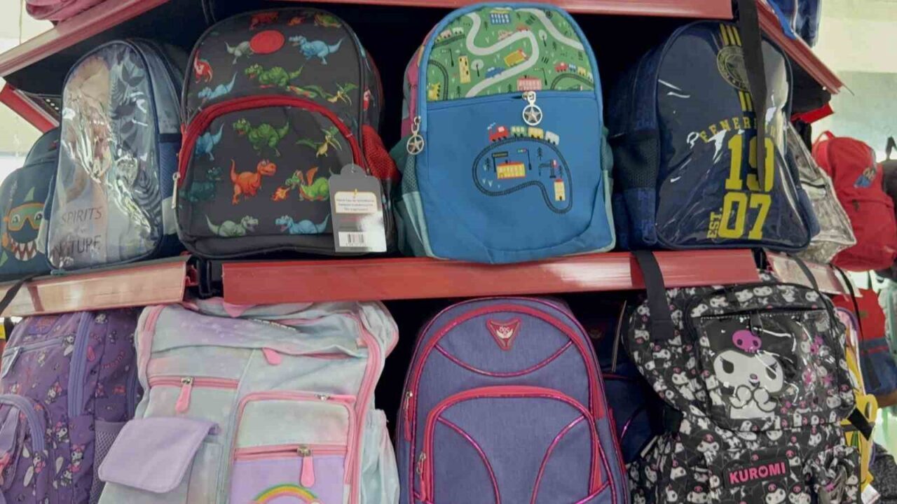 Yeni eğitim öğretim yılının başlamasına kısa süre kala okul alışverişi