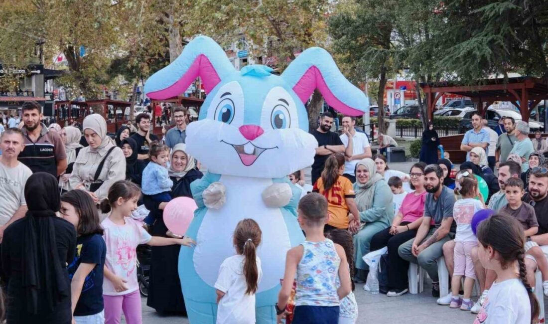 Gölcük’te yeni eğitim-öğretim yılı öncesi çocuklar için düzenlenen “Okula Merhaba”