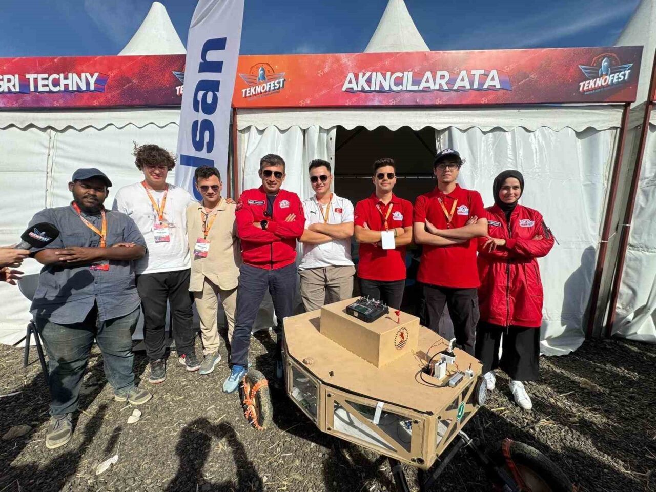 Ondokuz Mayıs Üniversitesi (OMÜ) öğrencilerinden oluşan Akıncılar-Ata Takımı, TEKNOFEST 2025