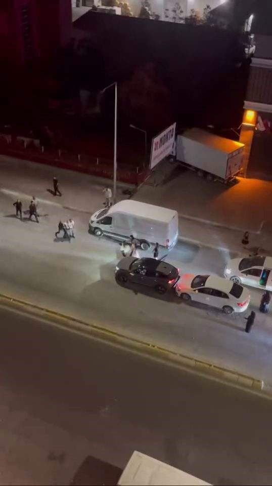 Diyarbakır’da iki aracın çarpışması sonucu meydana gelen trafik kazası sonrası