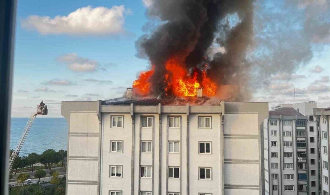 Ordu’nun Ünye ilçesinde 7 katlı ve 32 daireli binanın çatı