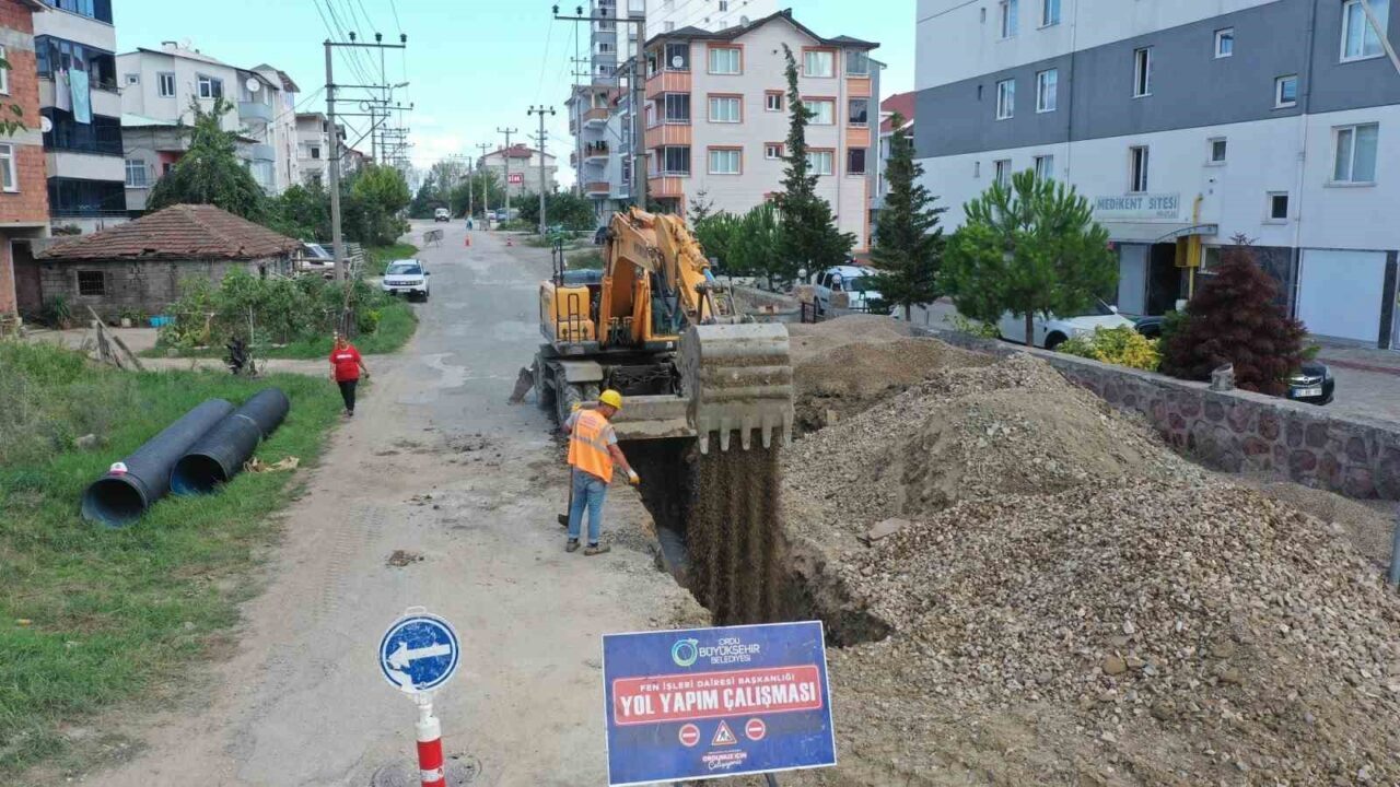 Ordu Büyükşehir Belediyesi, il genelinde altyapı çalışmalarını sürdürüyor. Büyükşehir Belediyesi’nin