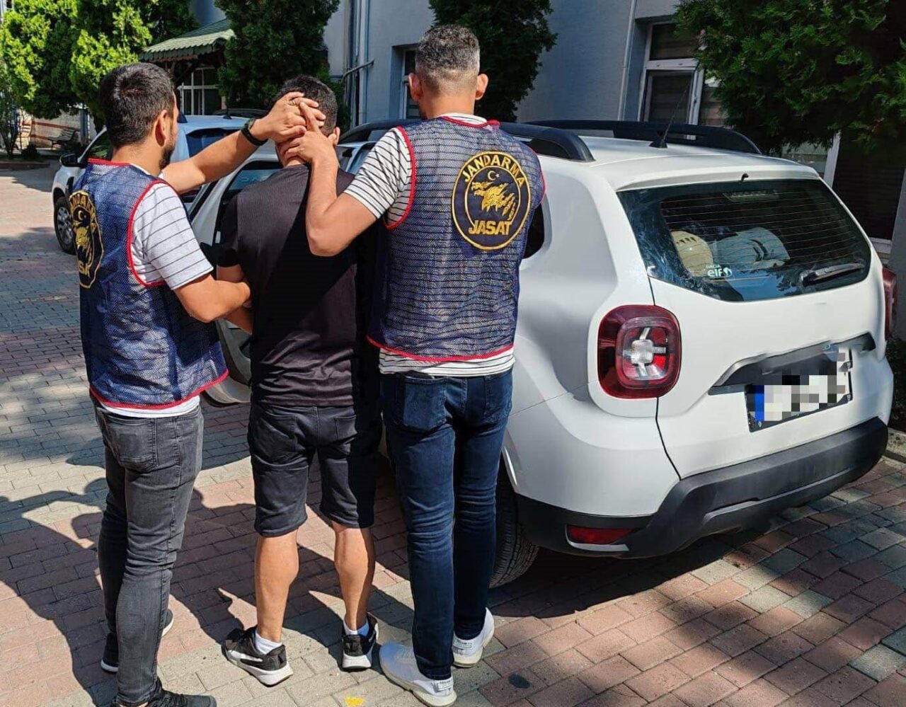 Ordu’da jandarma ekipleri tarafından yapılan asayiş faaliyetleri kapsamında aranması bulunan