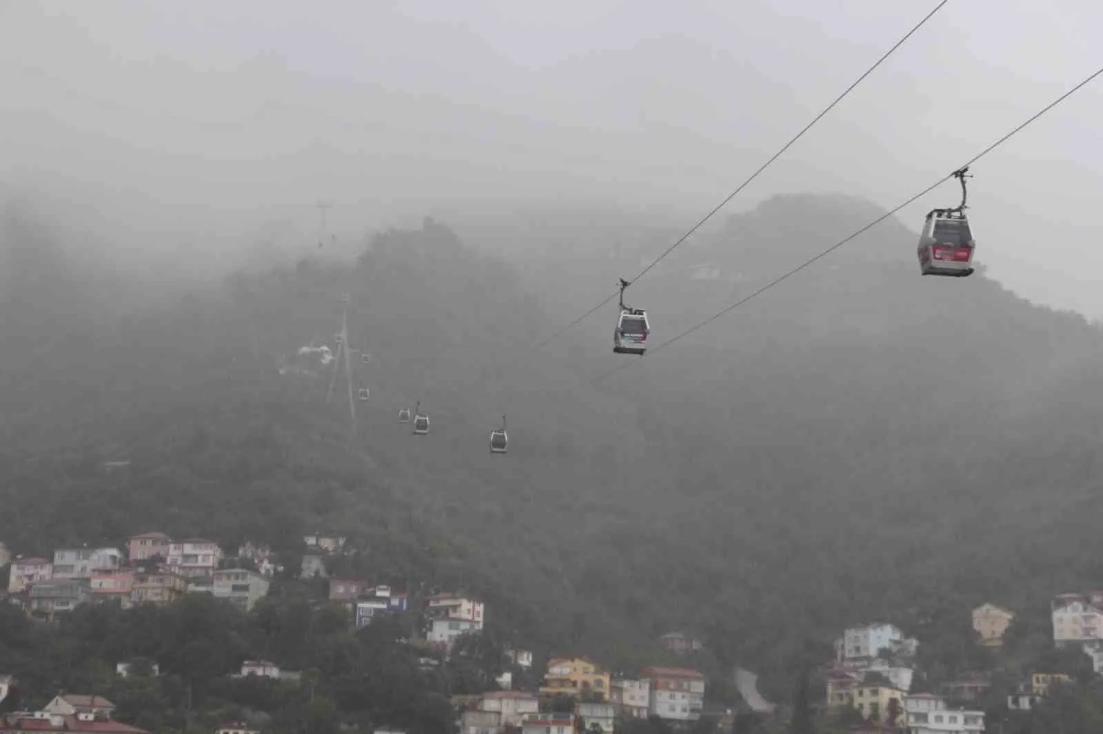 Ordu’da dün akşamdan bu yana aralıklarla etkili olan yağış, gün