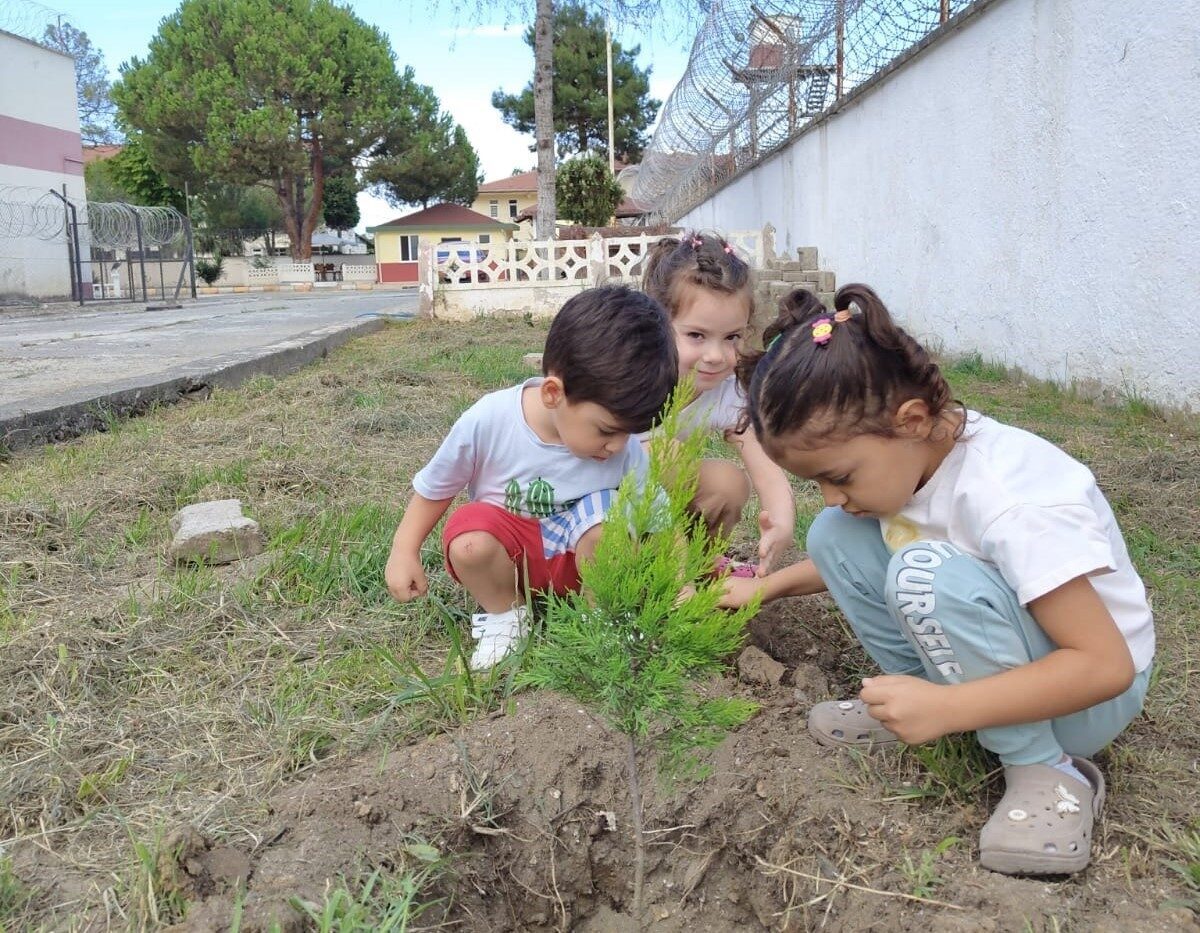 Ordu’nun Ünye ilçesinde 90 öğrencinin katılımıyla “Orman yangınlarına karşı yeşil