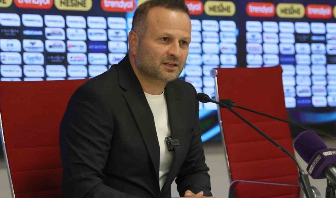 Sivasspor Teknik Direktörü Osman Zeki Korkmaz, 3 puanla ayrıldıkları Sarıyer