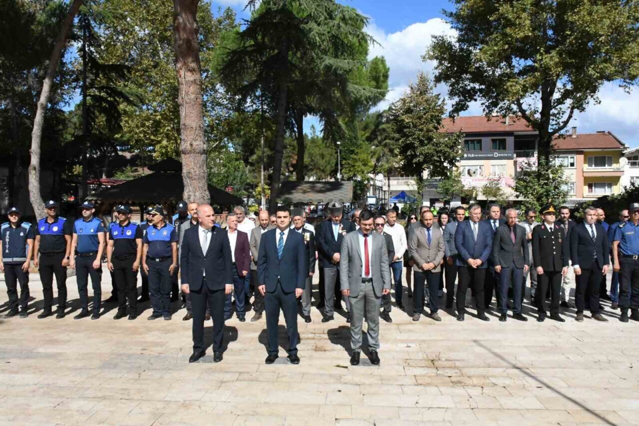 Bilecik’in Osmaneli ilçesinde 19 Eylül Gaziler Günü dolayısıyla tören düzenlendi.