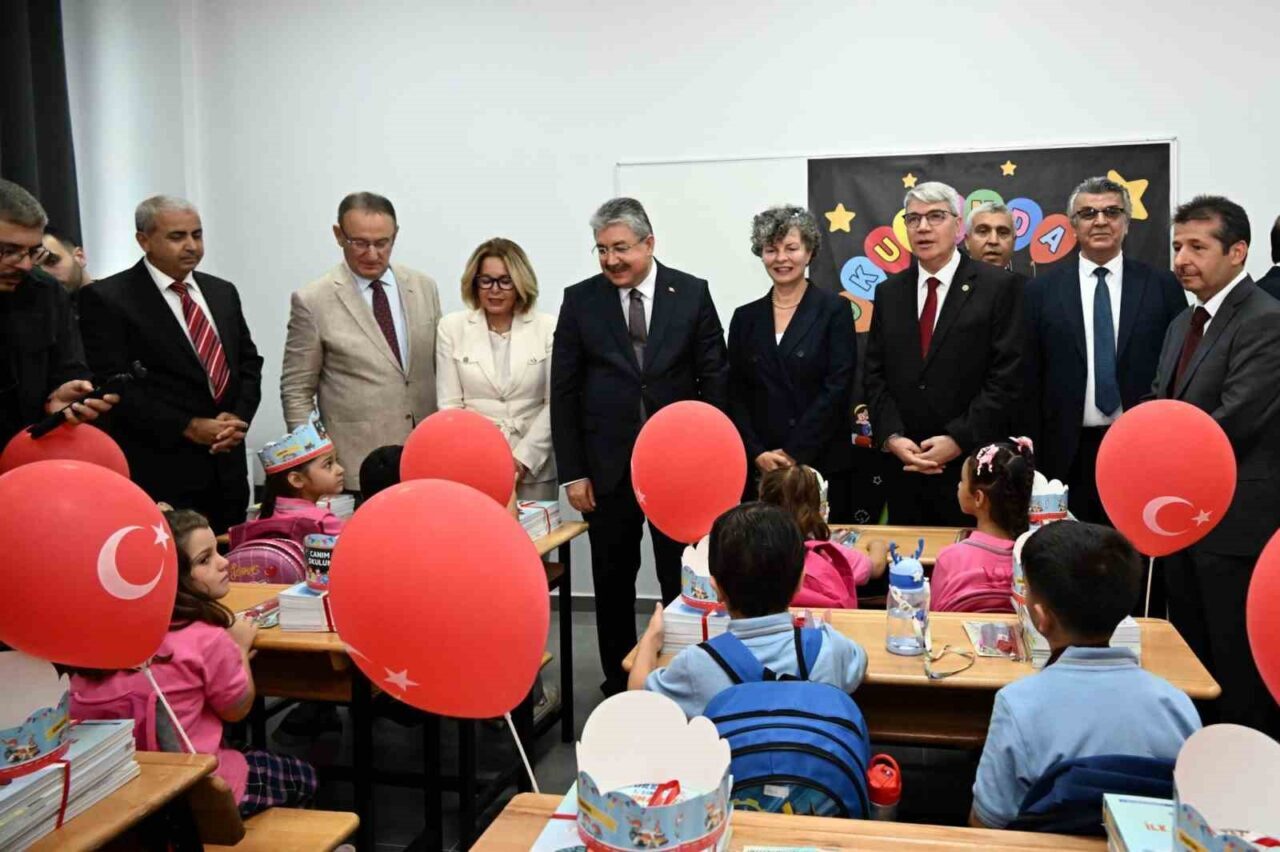 Osmaniye’de 2025-2026 eğitim öğretim yılı, ilk ders zilinin çalmasıyla başladı.