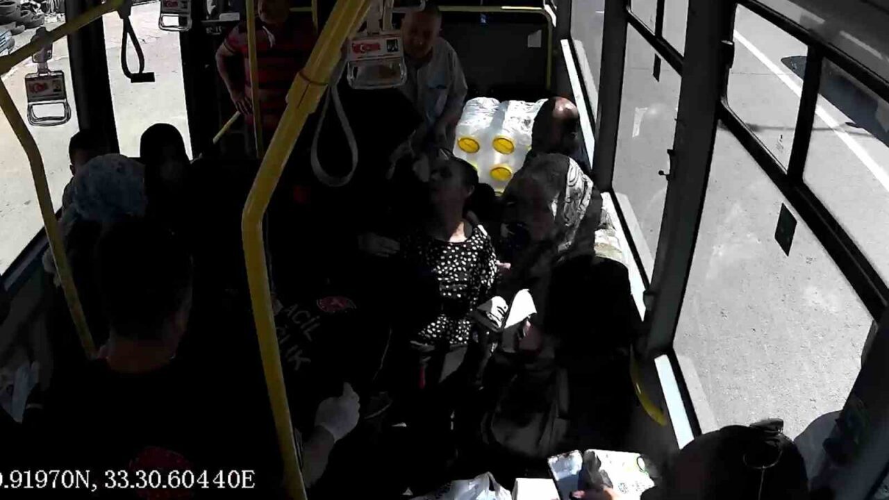 Kırıkkale’de halk otobüsünde fenalaşan kadın için şoför güzergahını değiştirdi. Kısa