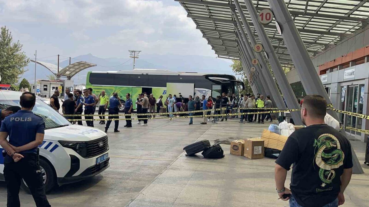 Osmaniye Şehirlerarası Otobüs Terminali’nde baba, kızına tüfekle ateş açtı. Olay