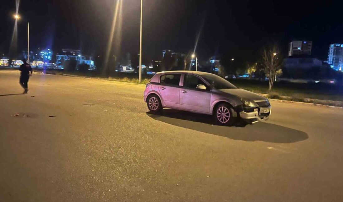 Kahramanmaraş’ın Elbistan ilçesinde motosiklet ile otomobilin çarpışması sonucu meydana gelen