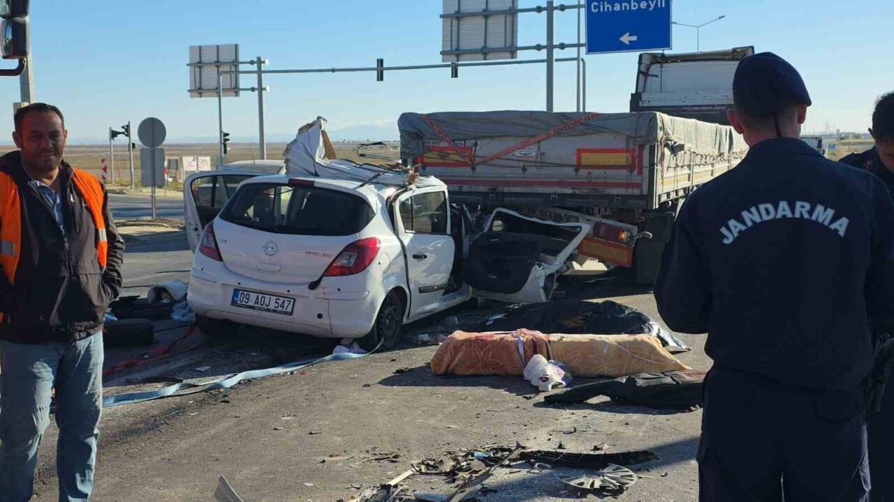 Aksaray’da kırmızı ışıkta bekleyen tıra arkadan çarpan otomobildeki anne öldü,