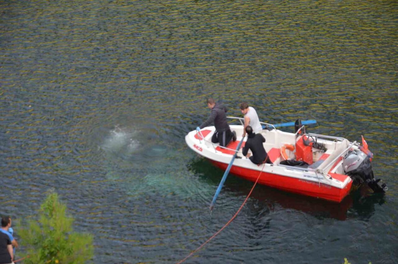 Samsun’un Bafra ilçesinde otomobilin Kızılırmak Nehri’ne uçtuğu kazada anne ile