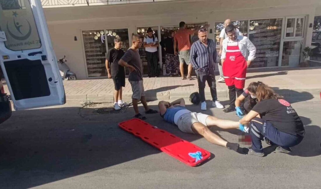 Antalya’nın Manavgat ilçesinde otomobille çarpışan motosiklet sürücüsü yaralandı. Kaza anı