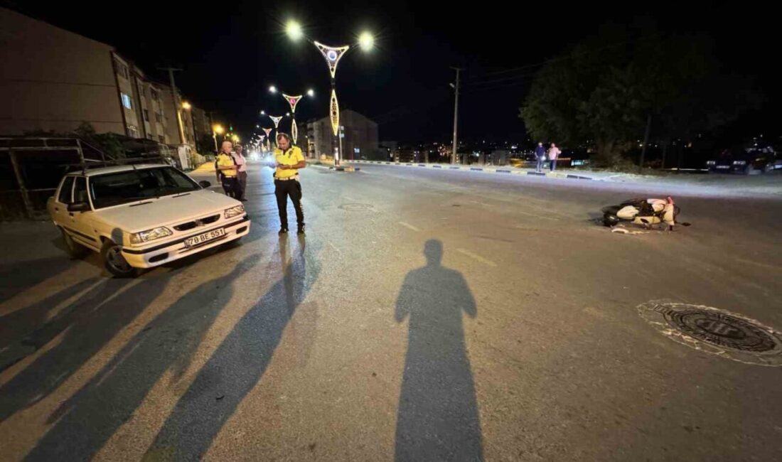 Karabük’te otomobille çarpışan motosikletteki 2 kişi yaralandı. Kaza Bahçelievler Mahallesi