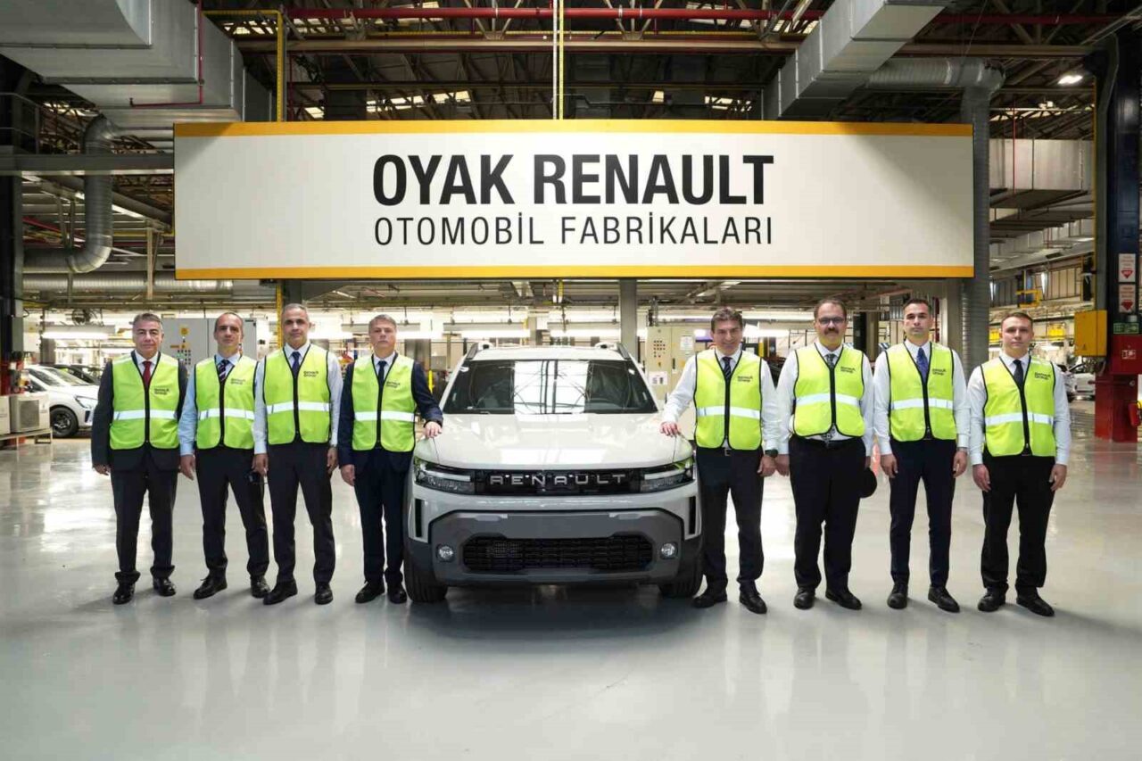 Oyak Renault’nun Bursa’daki üretim üssünü ziyaret eden OYAK Genel Müdürü