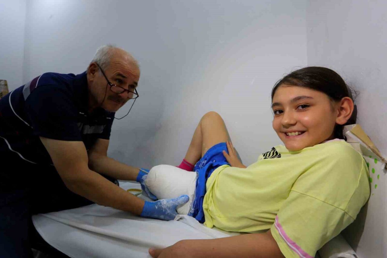 Antalya’da babasının evin tavanına kurduğu 150 TL’lik düzenek ile yürümeyi