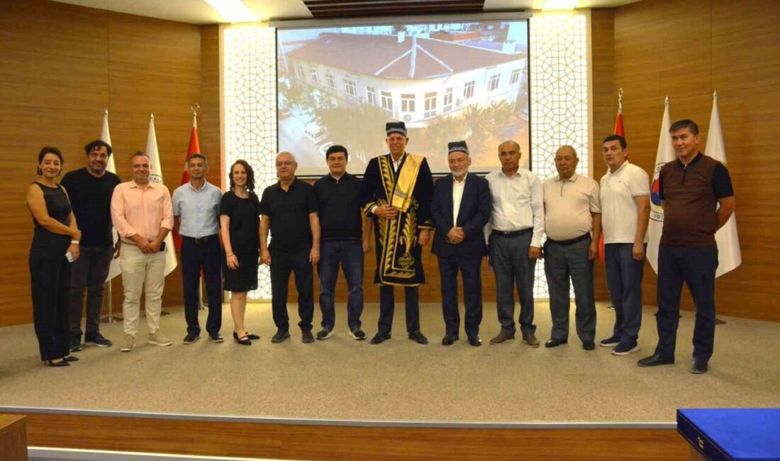 Üzümün başkenti Manisa’ya gelen Özbekistanlı üzüm üreticileri kentteki üretim ve