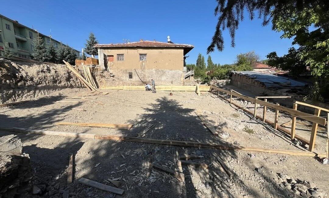 Yozgat’ın Çekerek ilçesinde bulunan Özükavak Beldesi’nde ihtiyaç duyulan misafirhane yapımına