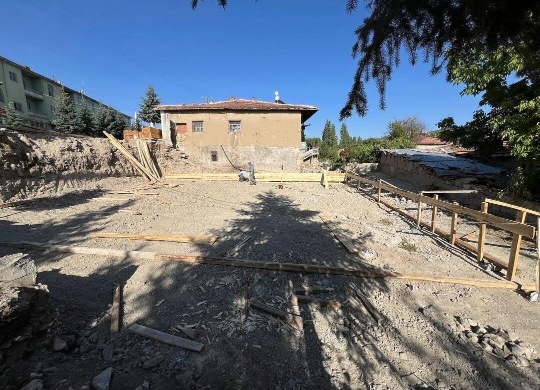 Yozgat’ın Çekerek ilçesinde bulunan Özükavak Beldesi’nde ihtiyaç duyulan misafirhane yapımına