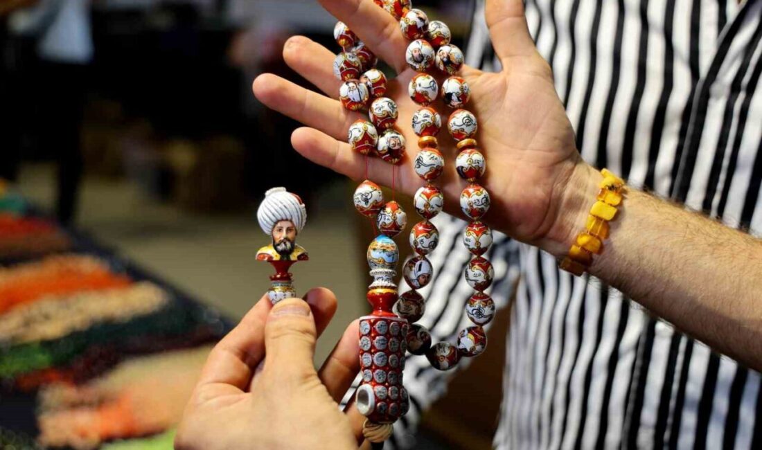 Adana’da bu sene 4’üncüsü düzenlenen Tespih ve Doğal Taşlar Fuarı’nda