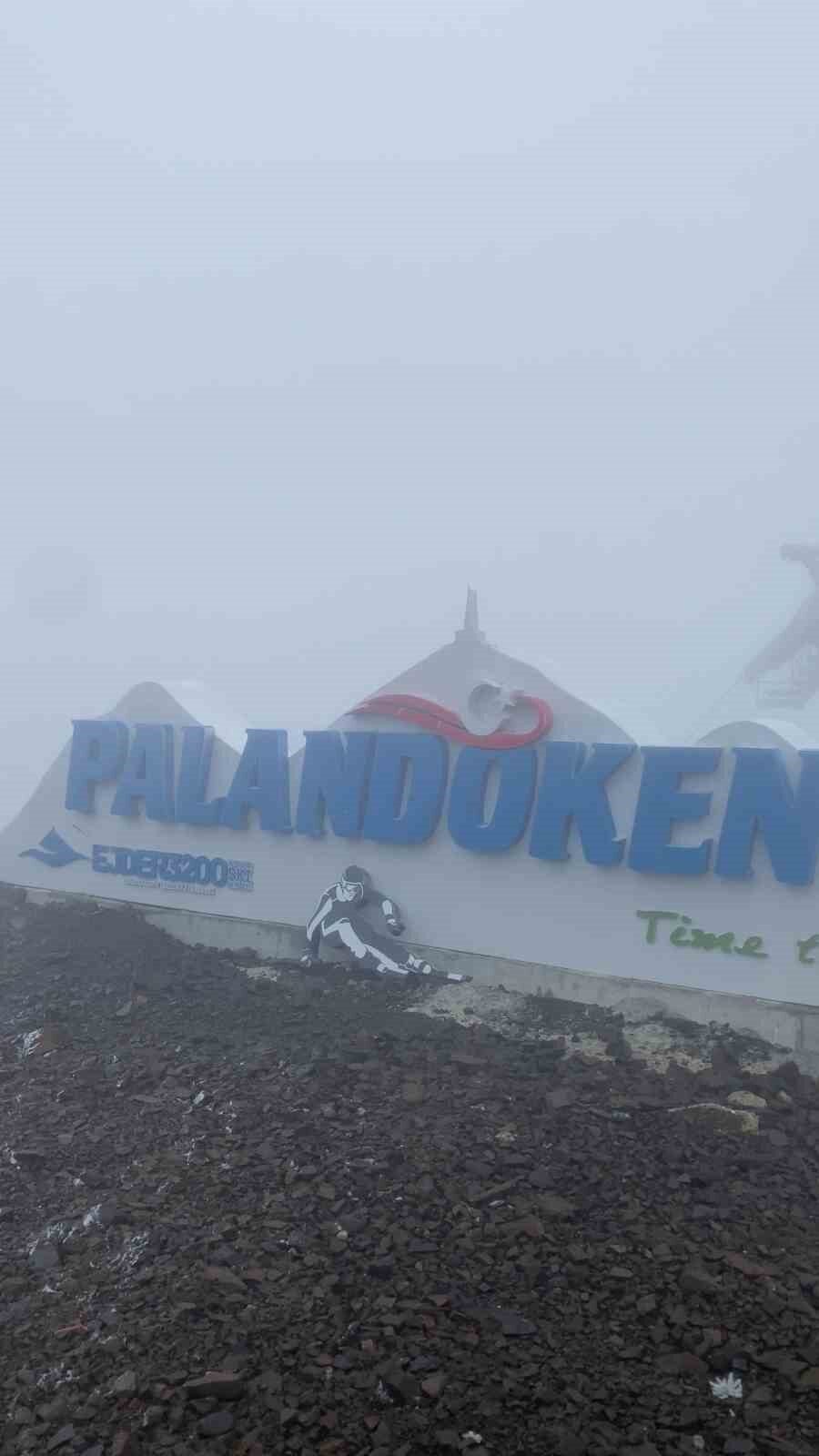 Erzurum Palandöken Kayak Merkezinin zirvesine mevsimin ilk karı yağdı. Palandöken