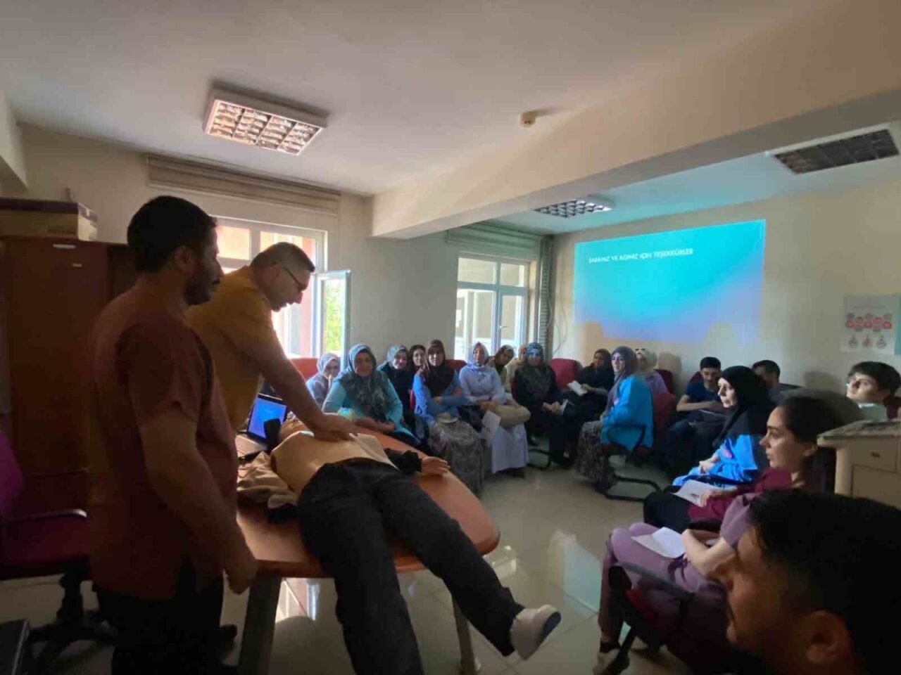 Elazığ’ın Palu Devlet Hastanesi’nde Kardiyo Pulmoner Resüsitasyon (CPR) eğitimi verildi.