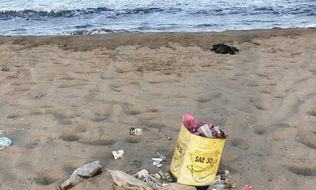 İzmir’de berrak denizi ve kumu ve mavi bayraklarıyla Türkiye’nin en