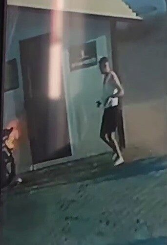 Adıyaman’da, park halinde olan bir motosiklet alev alarak yandı. Yangını