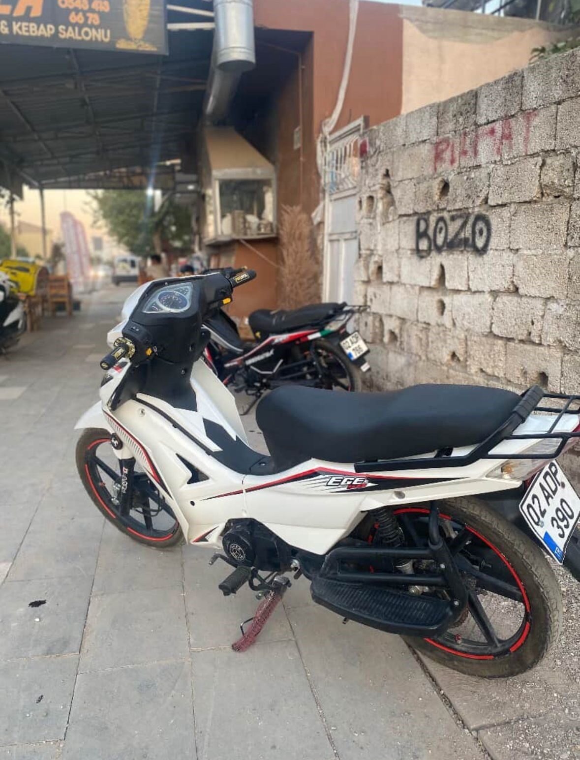 Adıyaman’da, park halindeki bir motosiklet, kimliği belirsiz şahıs yada şahıslar