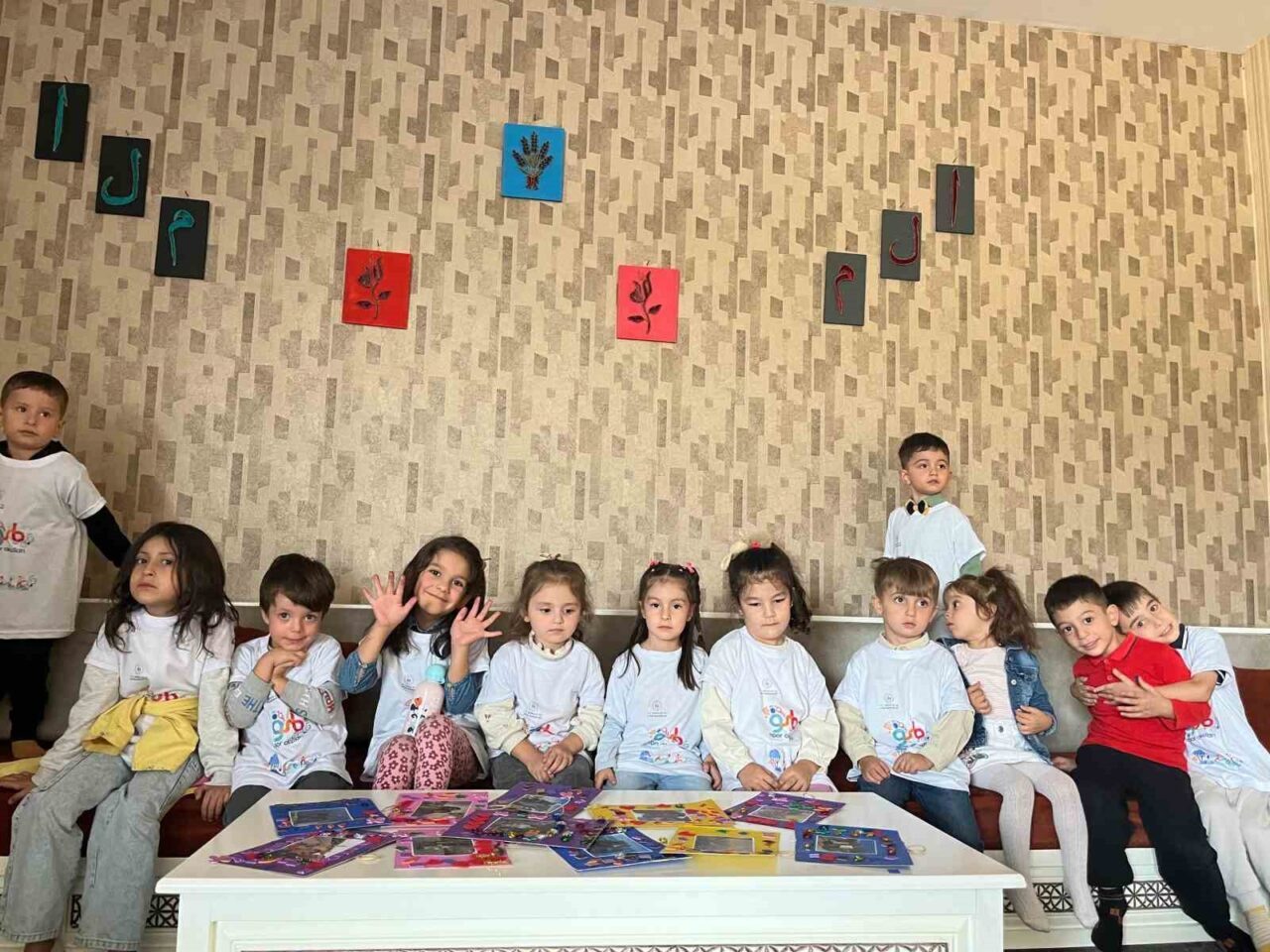 Patnos Gençlik Merkezi’nde düzenlenen etkinliklerde aileler ve çocuklar birlikte vakit