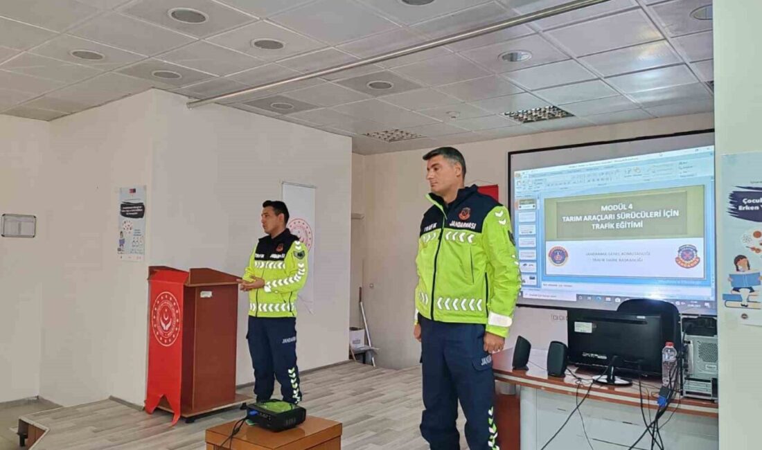 Ağrı’nın Patnos ilçesinde tarım aracı kullanıcıları ve çiftçilere yönelik bilgilendirme