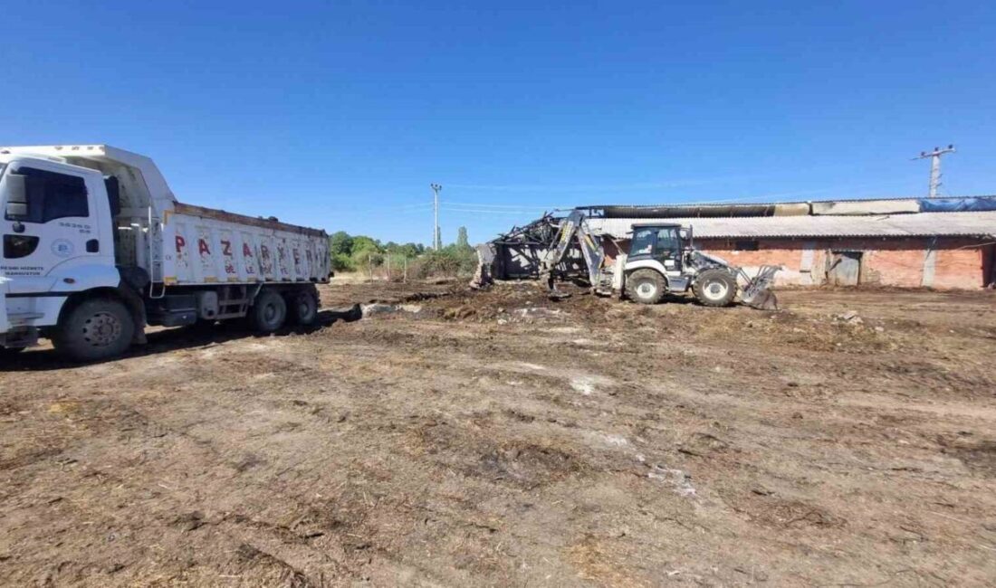 Pazaryeri Belediyesi ekipleri, ilçede art arda çıkan yangınlarda ağır hasar