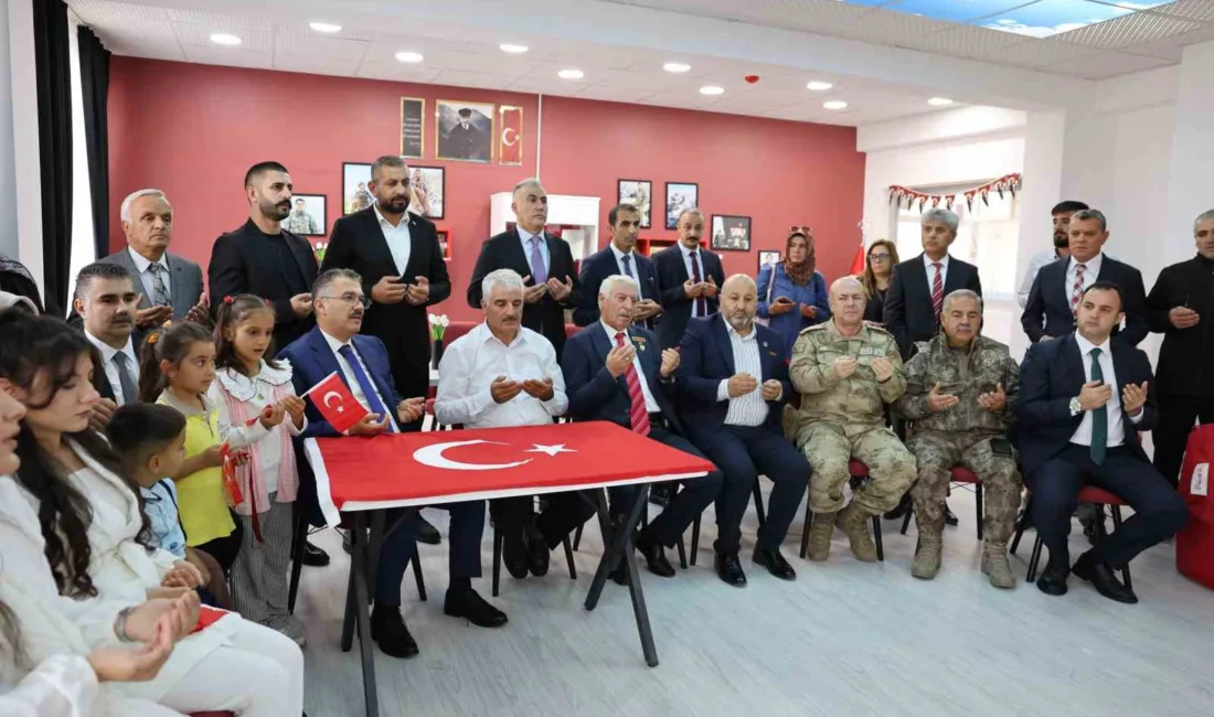 Şehit Piyade Sözleşmeli Er Vedat Zorba Kütüphanesi’nin açılışı; şehidin ailesi