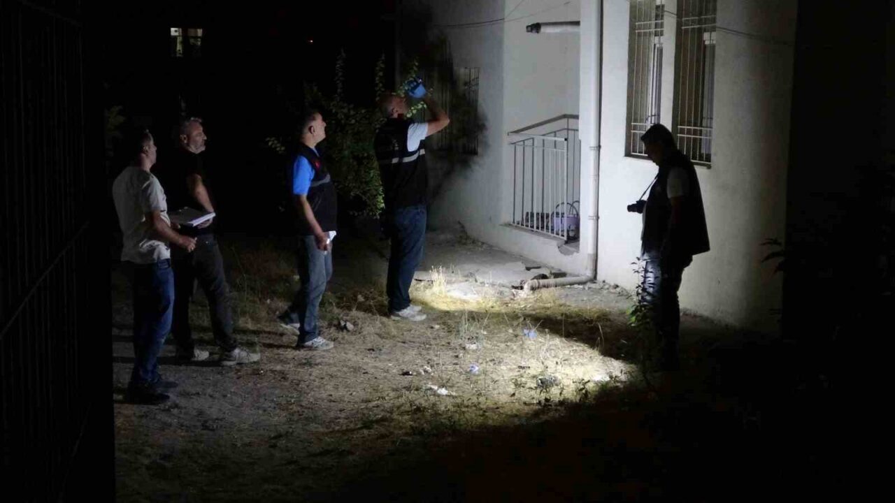 Malatya’nın Yeşilyurt ilçesinde, 7 katlı bir apartmanın 1’inci katındaki dairenin