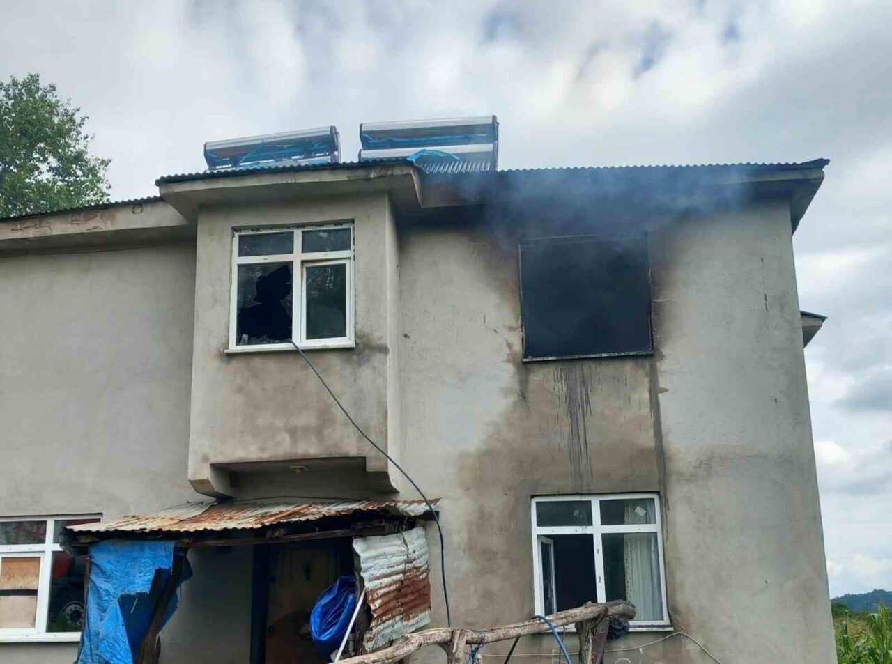 ORDU (İHA) – Ordu’nun Akkuş ilçesinde iki katlı bir evde