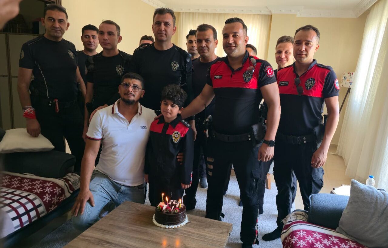 Hatay’da yaşayan DMD kas hastası 9 yaşındaki Fırat Miraç Şeker,