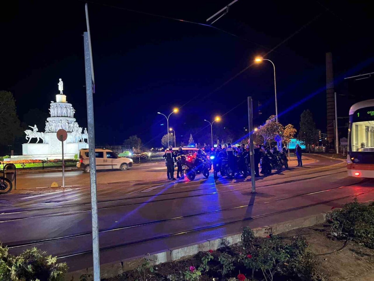 Eskişehir’de şüphe üzerine kimliğini kontrol etmek isteyen polis memuruna, “Bana