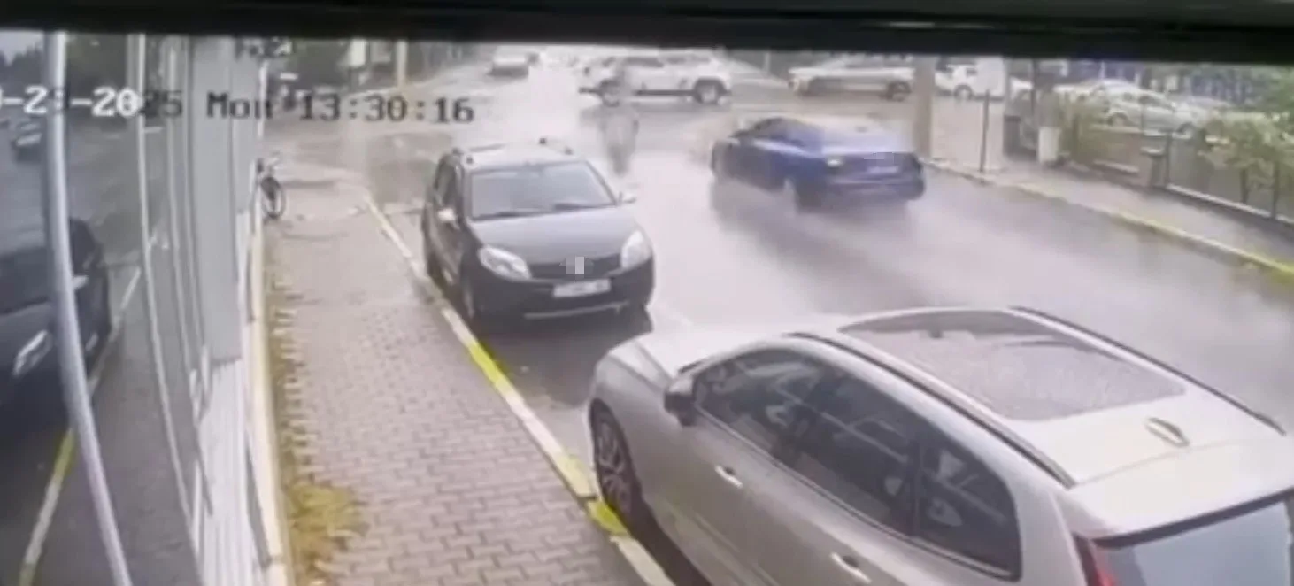 Balıkesir’de polis ekiplerinin ‘dur’ ihtarına uymayıp kaçan sürücü önce bir