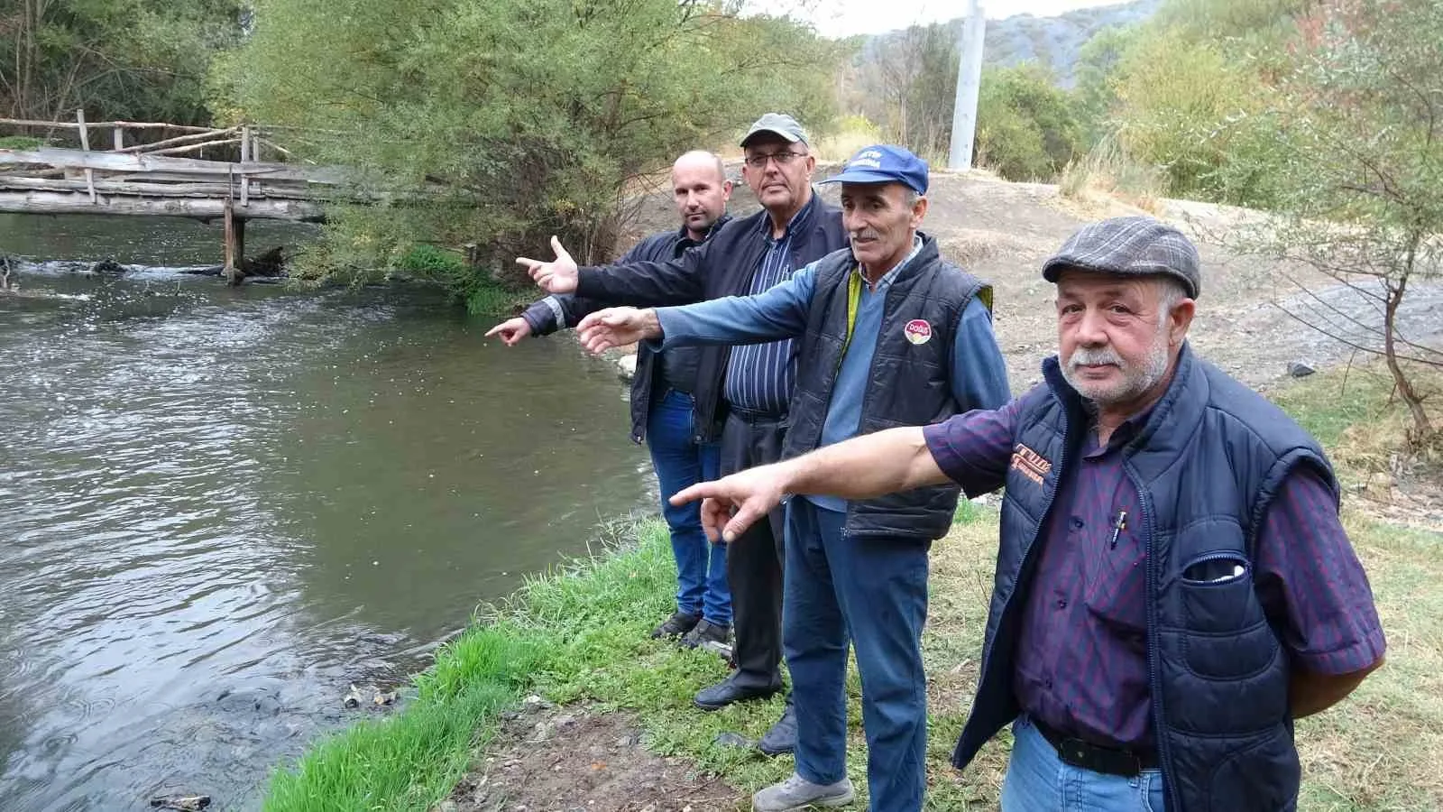 Kütahya merkeze bağlı Ahmetoğlu köyü Beşdeğirmenler Mahallesi sakinleri, Porsuk Çayı’na