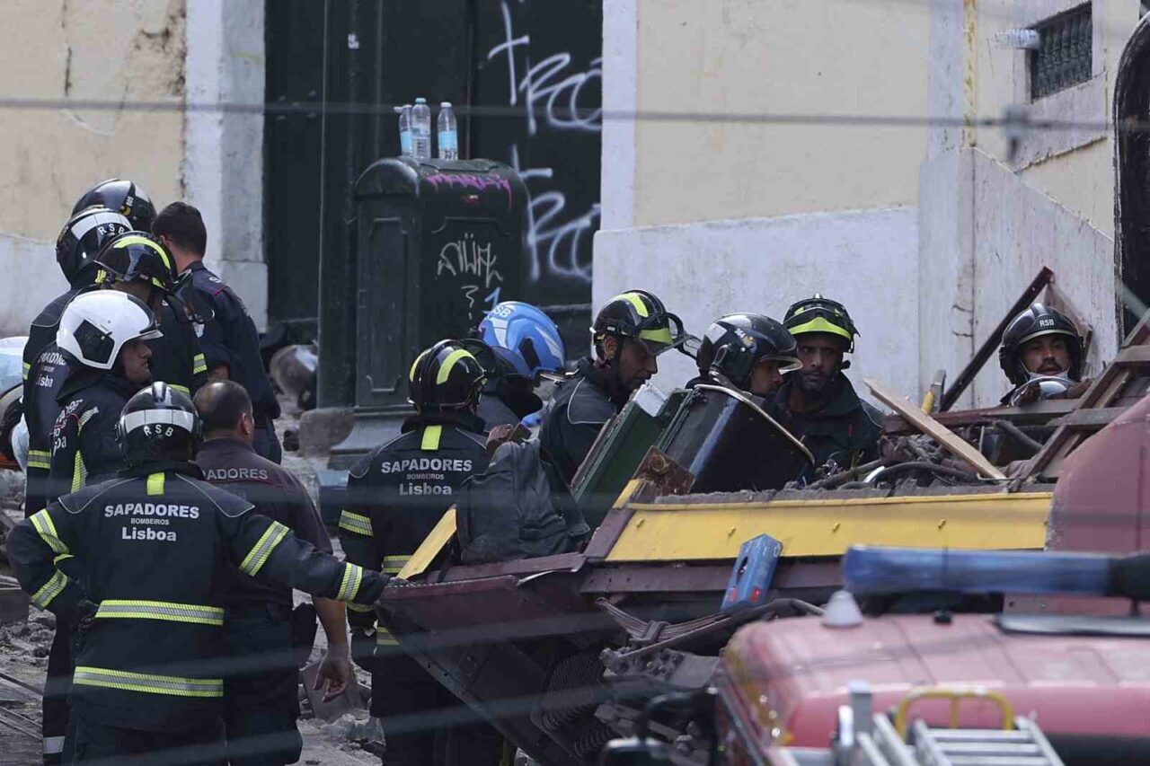 Portekiz’deki turistik Gloria Füniküleri’nde meydana gelen kazada hayatını kaybedenlerin sayısı