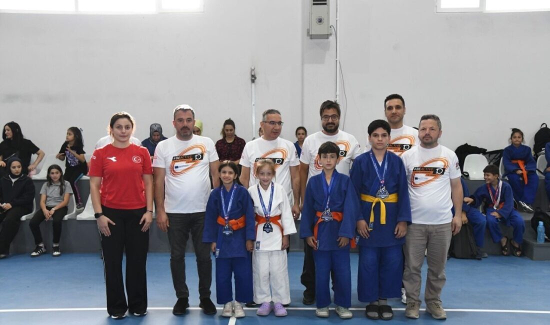 Pursaklar Belediyesi’nin ilçeye kazandırdığı spor salonlarında yeni sporcular yetişiyor. Pursaklar